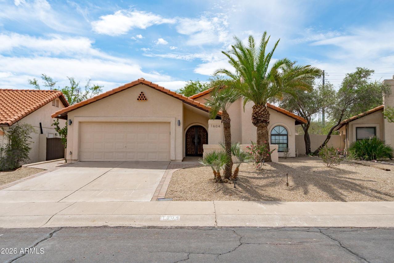 1604 N El Camino Dr., Tempe, AZ 85288
