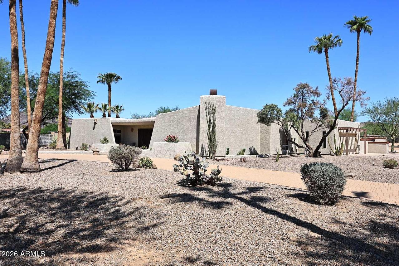 5018 W Creedance Blvd., Glendale, AZ 85310