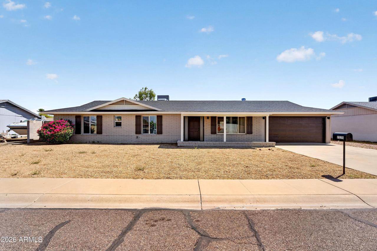 2225 W Topeka Dr., Phoenix, AZ 85027