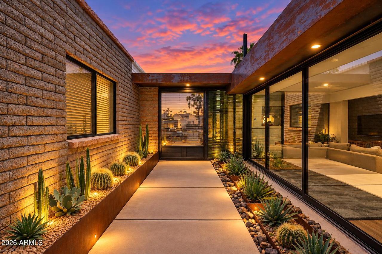15223 N 4th St., Phoenix, AZ 85022