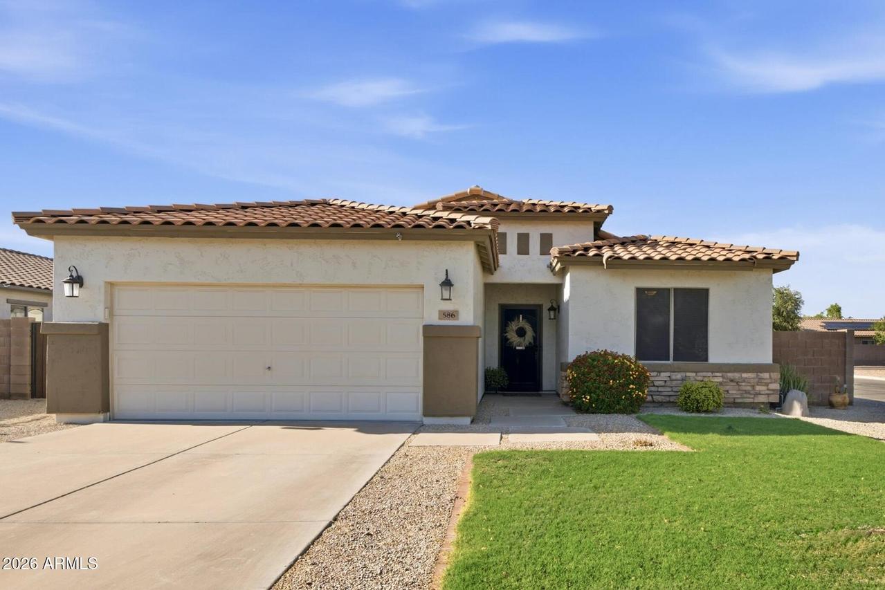 586 E Chelsea Dr., San Tan Valley, AZ 85140