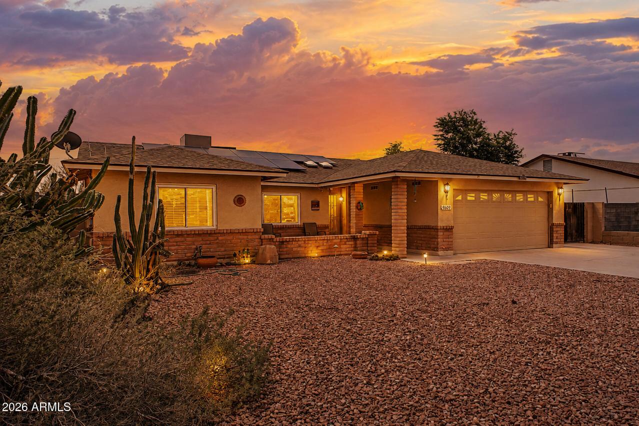 9609 W Echo Ln., Peoria, AZ 85345