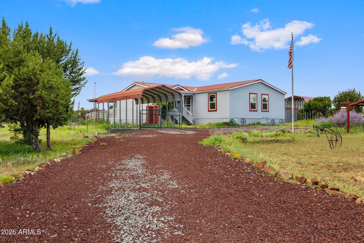 68 Charlene Dr., Concho, AZ 85924