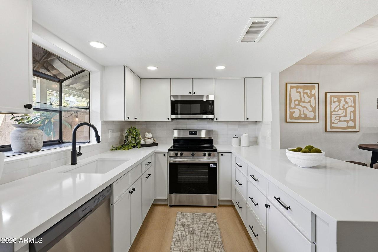 4841 E Kachina Tr. #3, Phoenix, AZ 85044