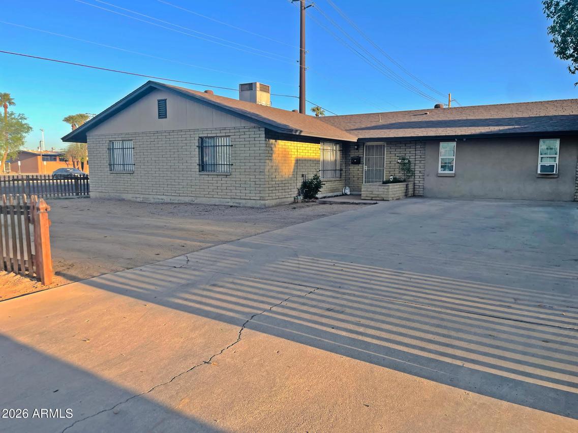 2301 W Ocotillo Rd., Phoenix, AZ 85015