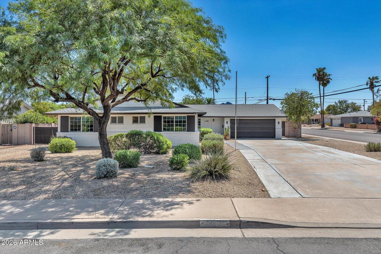3001 E Cholla St., Phoenix, AZ 85028