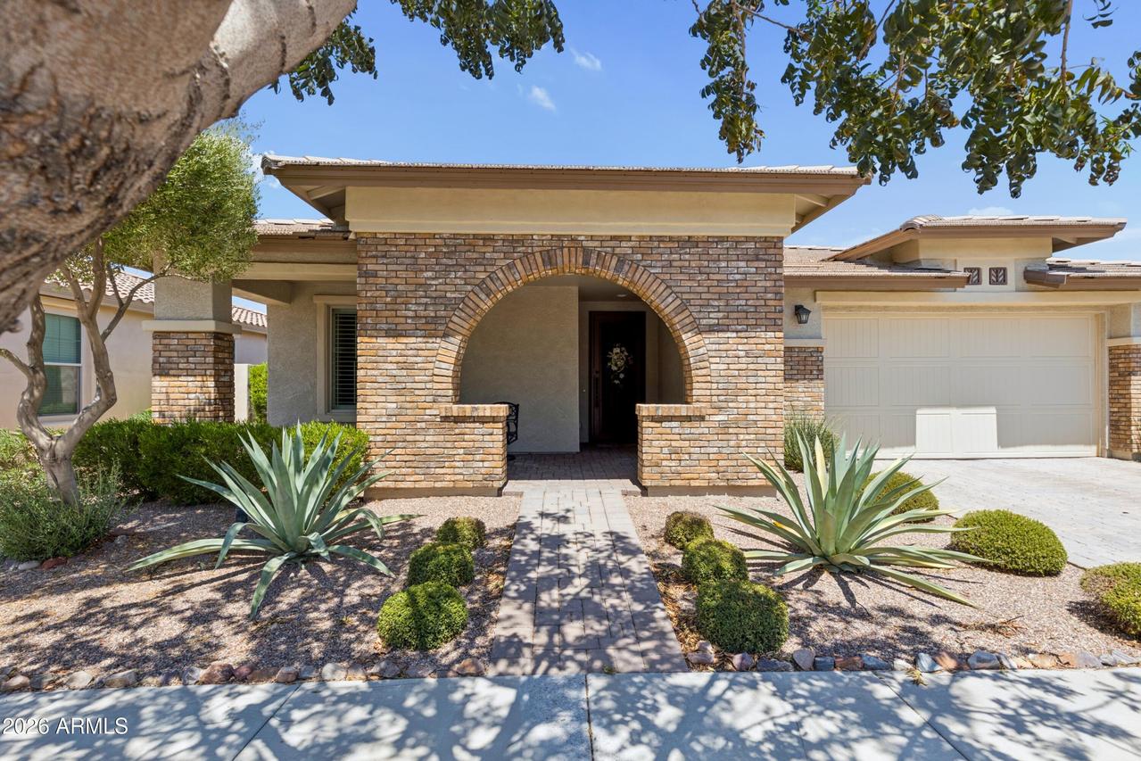 10256 E Thunderbolt Ave., Mesa, AZ 85212