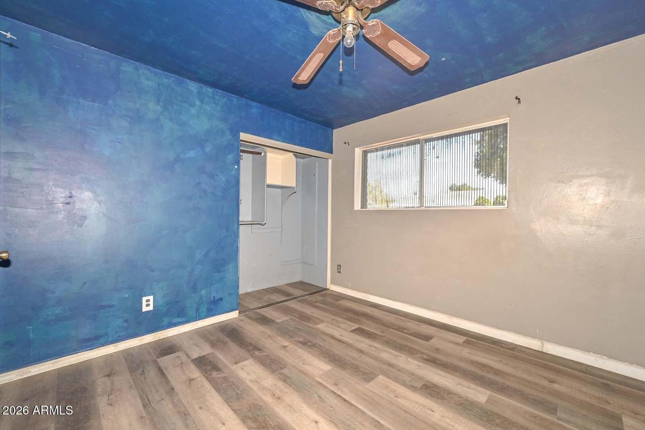 11840 N 49th Ave., Glendale, AZ 85304