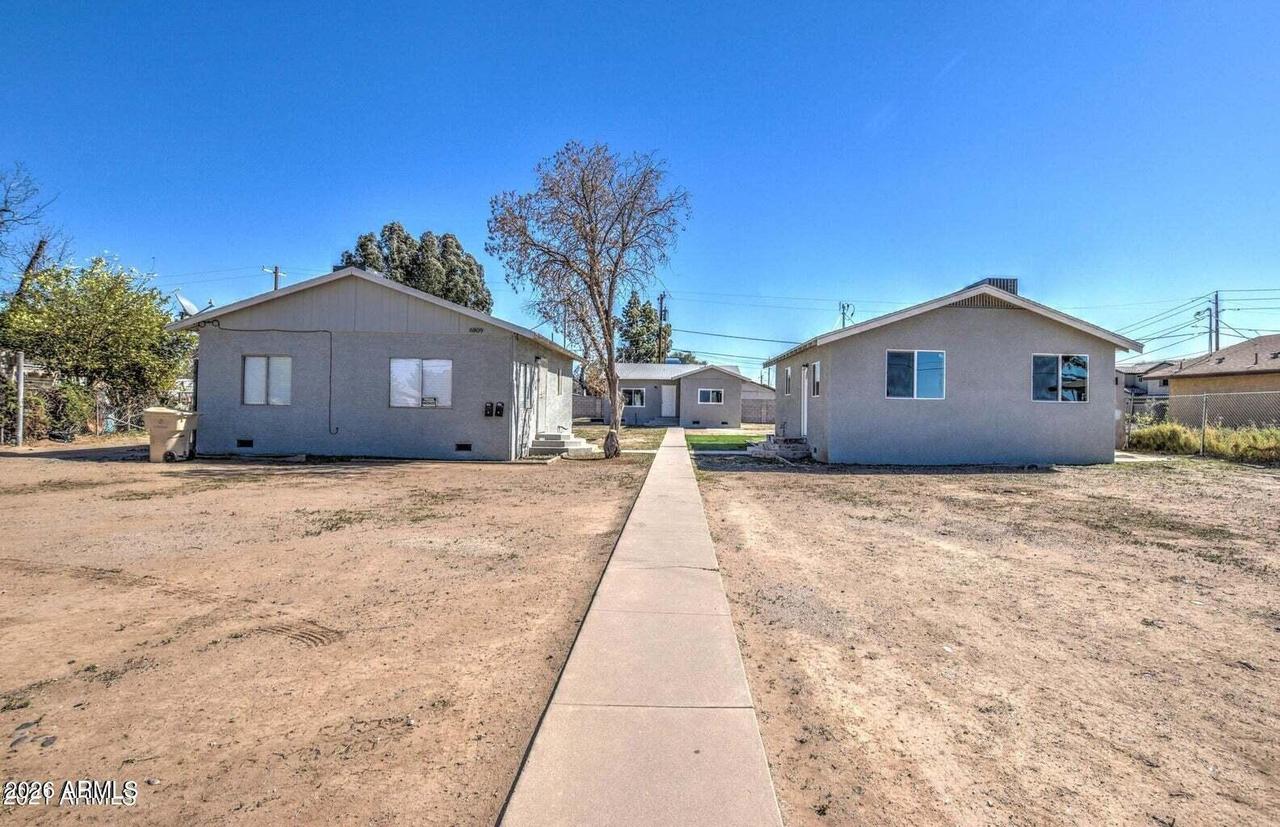 6807 N 61st Ave., Glendale, AZ 85301
