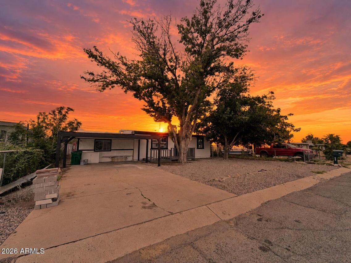 111 E Navajo St., Huachuca City, AZ 85616