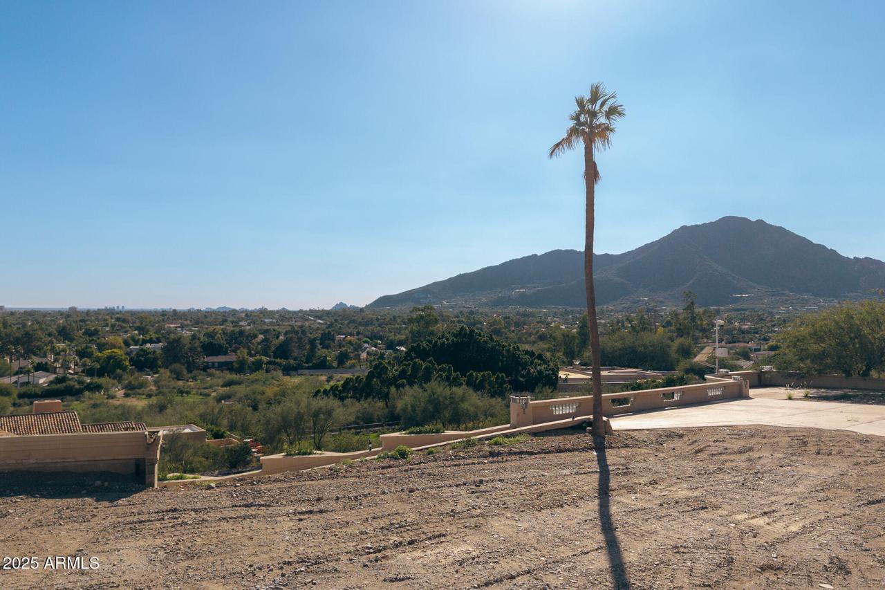 6418 E Joshua Tree Ln. #2, Paradise Valley, AZ 85253