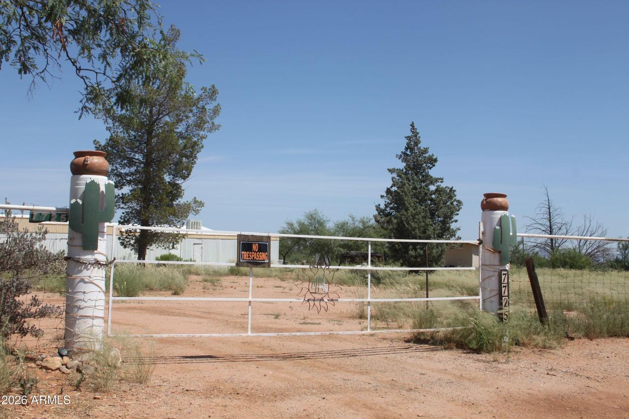 7725 E Nevada Dr., Hereford, AZ 85615