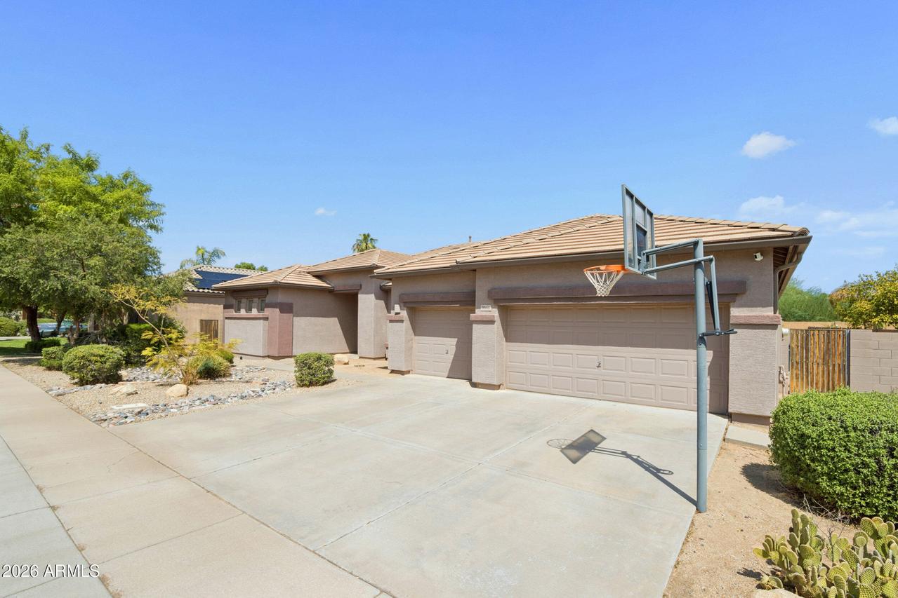 5561 S Wayne Dr., Chandler, AZ 85249
