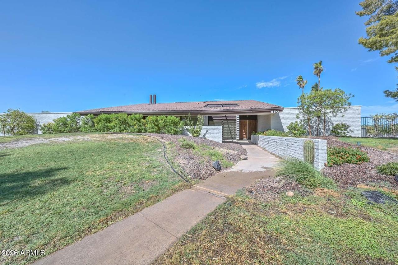 560 E Campina Dr., Litchfield Park, AZ 85340