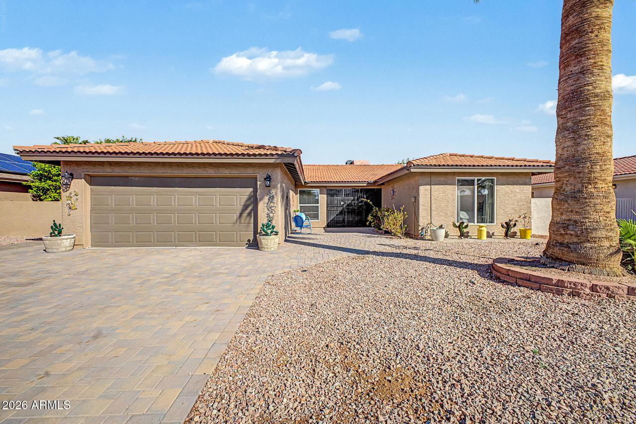 25861 S New Town Dr., Sun Lakes, AZ 85248