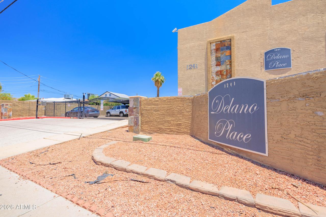 1241 N 48th St. #116, Phoenix, AZ 85008