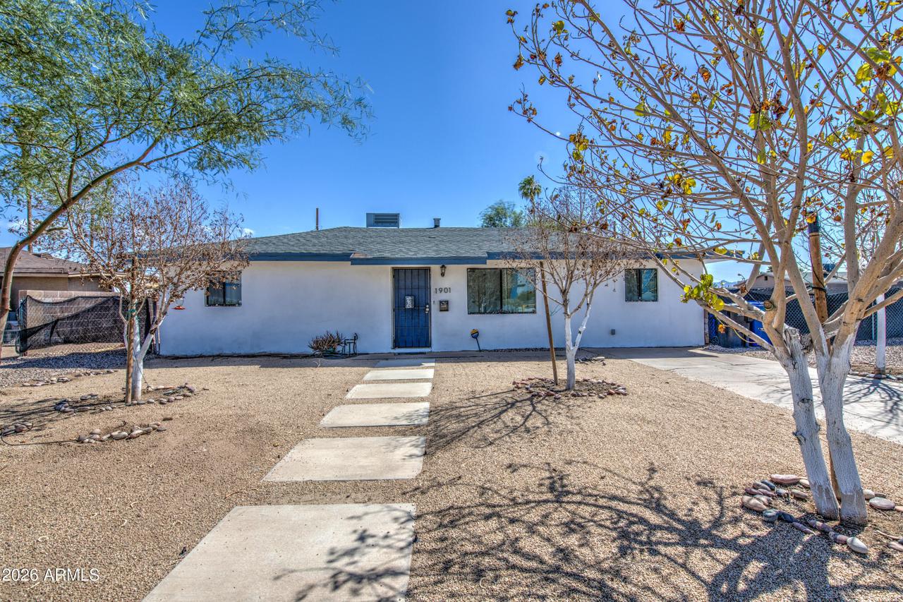 1901 E Encinas Ln., Phoenix, AZ 85040