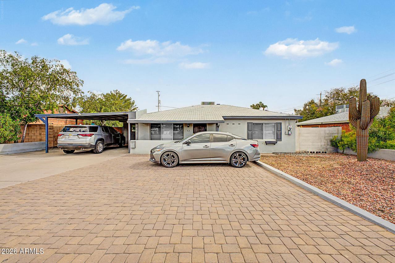 813 E Glendale Ave., Phoenix, AZ 85020
