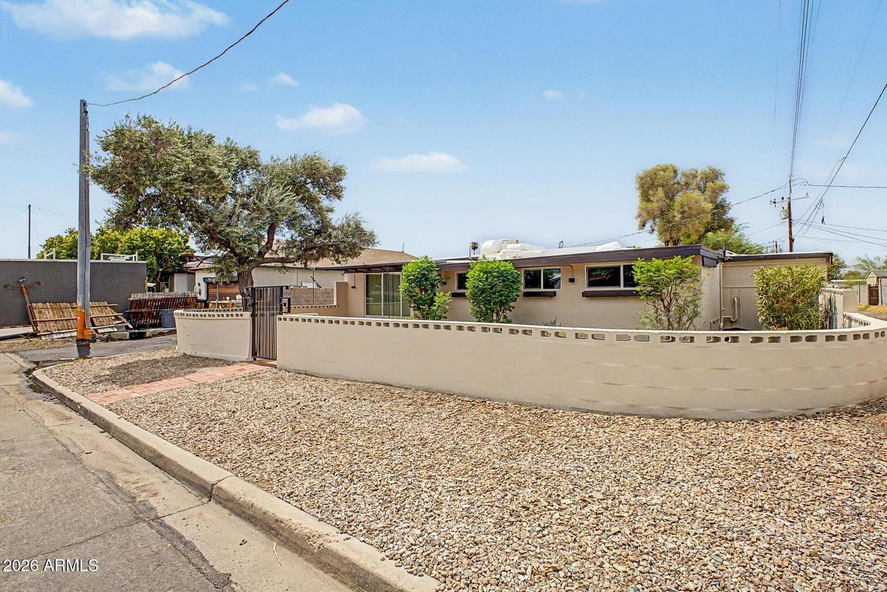 7836 N 13th St., Phoenix, AZ 85020