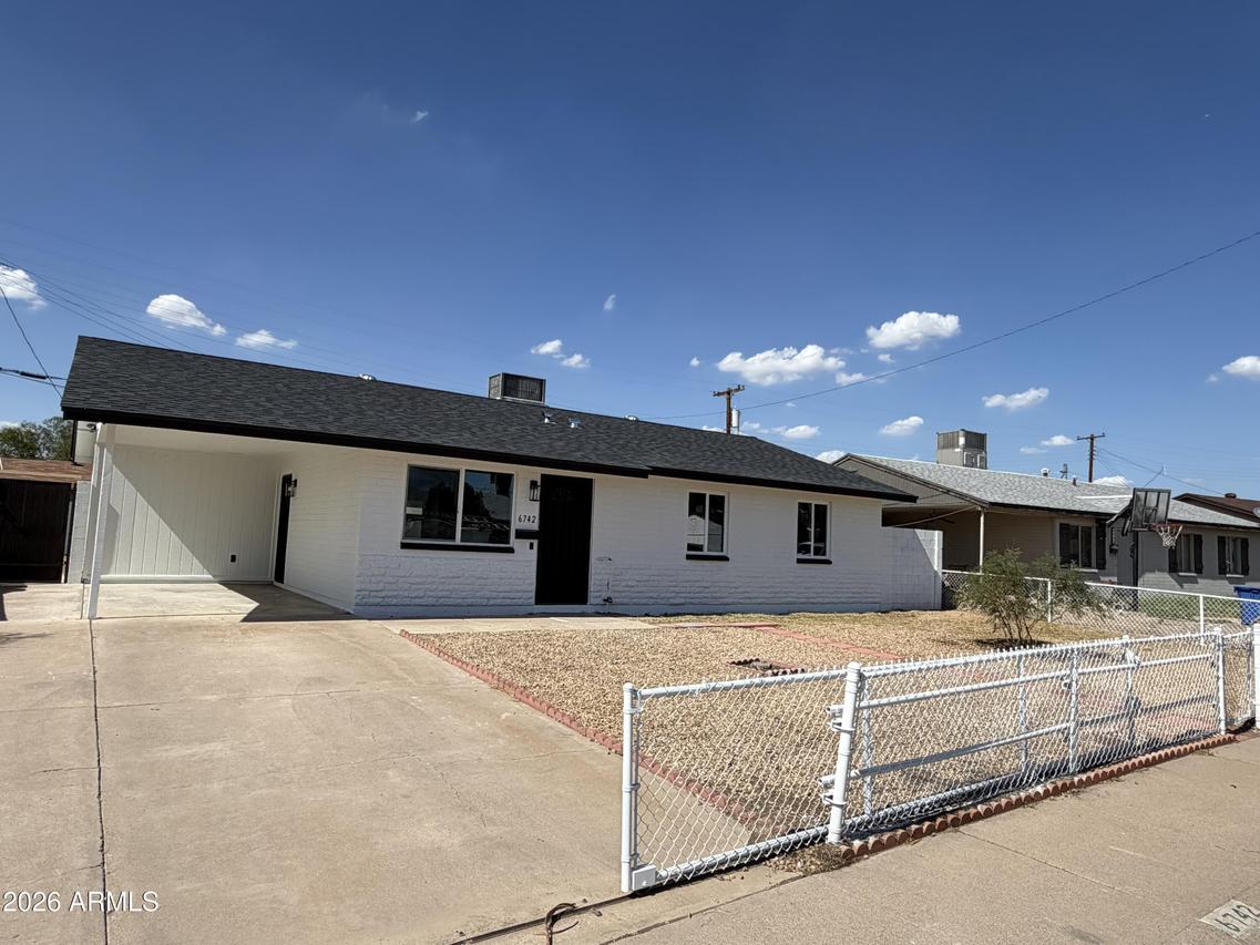 6742 W Hazelwood St., Phoenix, AZ 85033