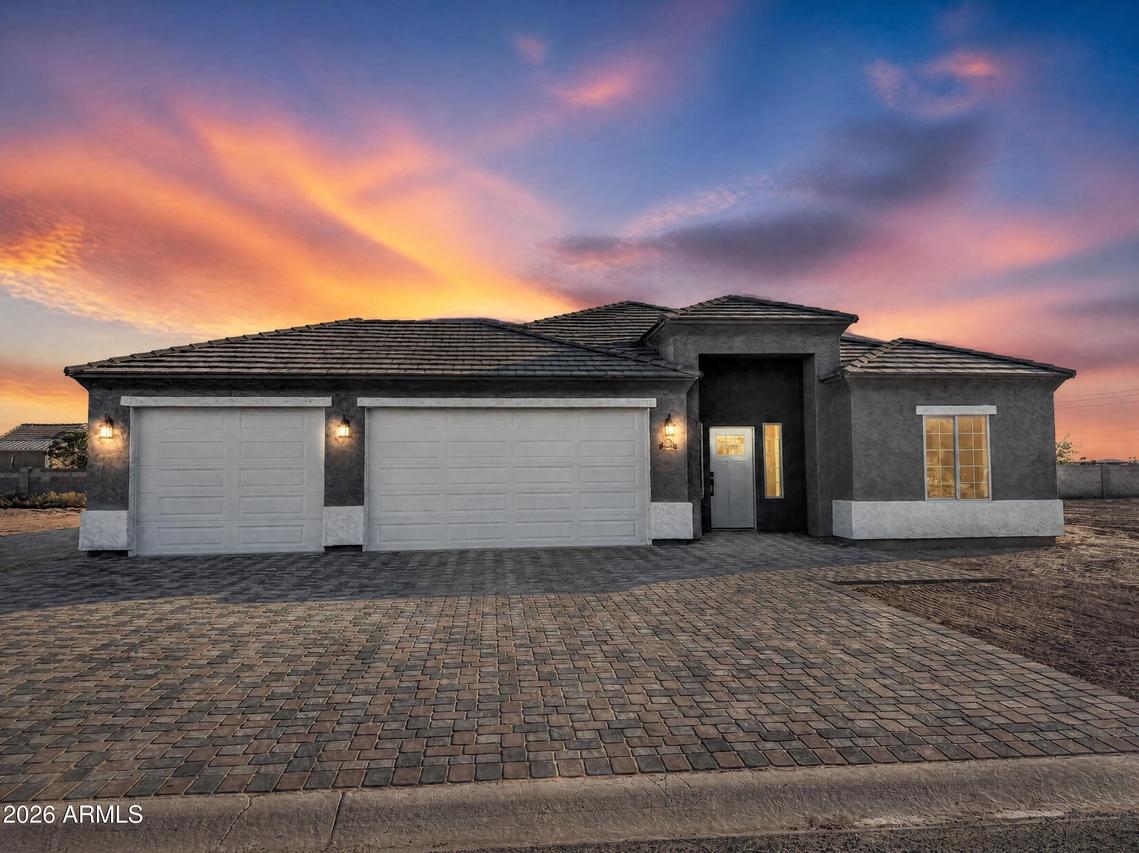 9561 W Kramer Pl., Arizona City, AZ 85123