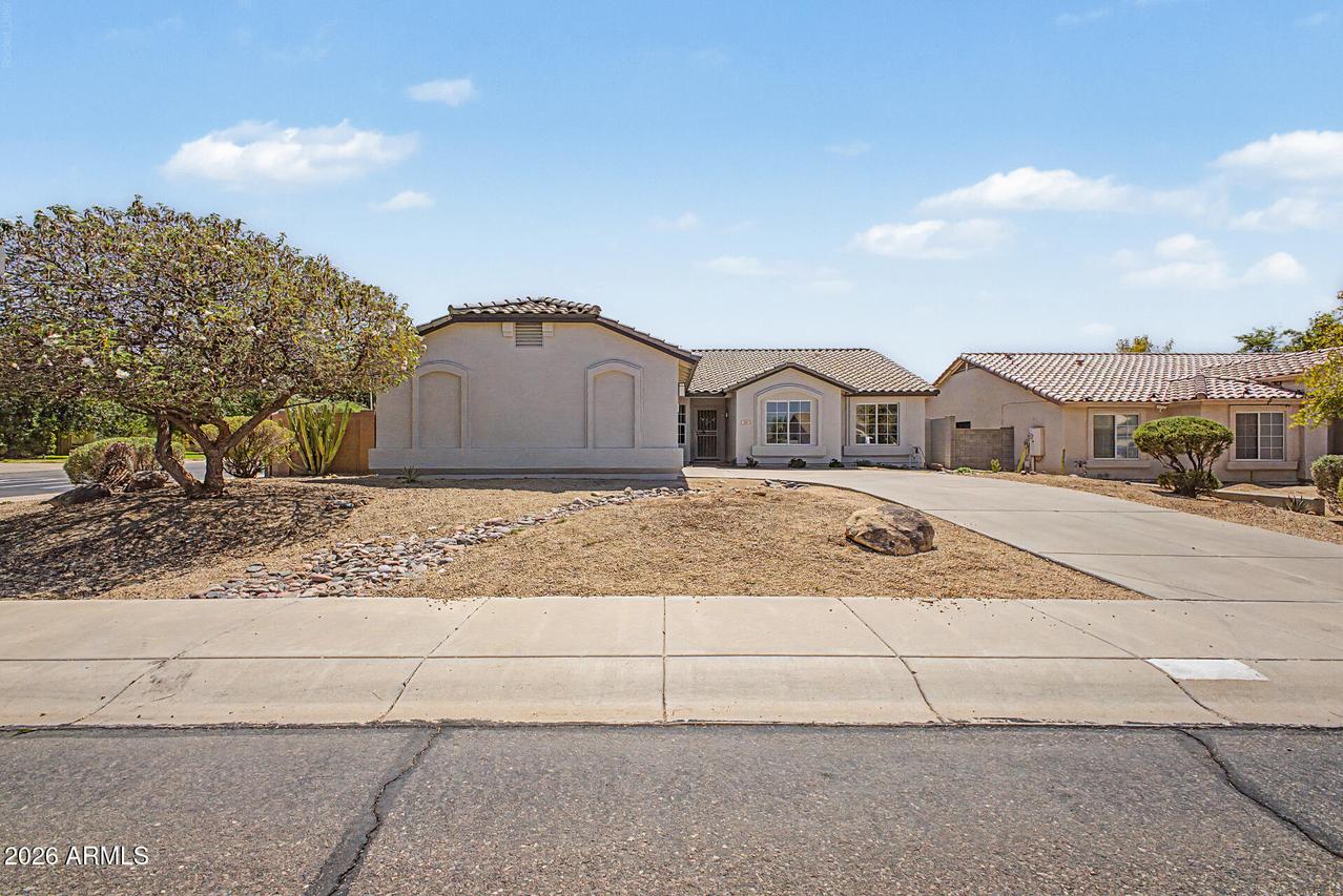 1325 E Constance Way, Phoenix, AZ 85042