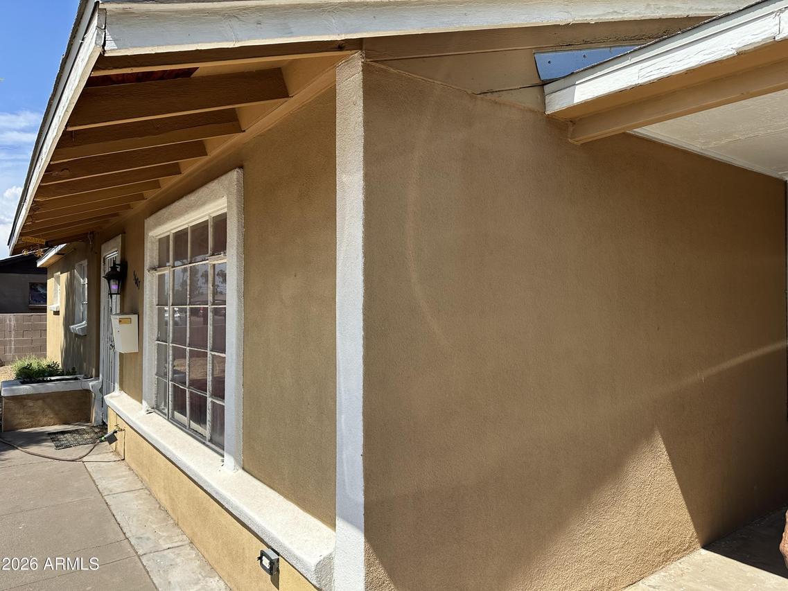 5607 N 21st Ave., Phoenix, AZ 85015