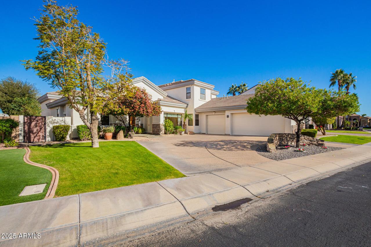 652 W Aster Ct., Chandler, AZ 85248