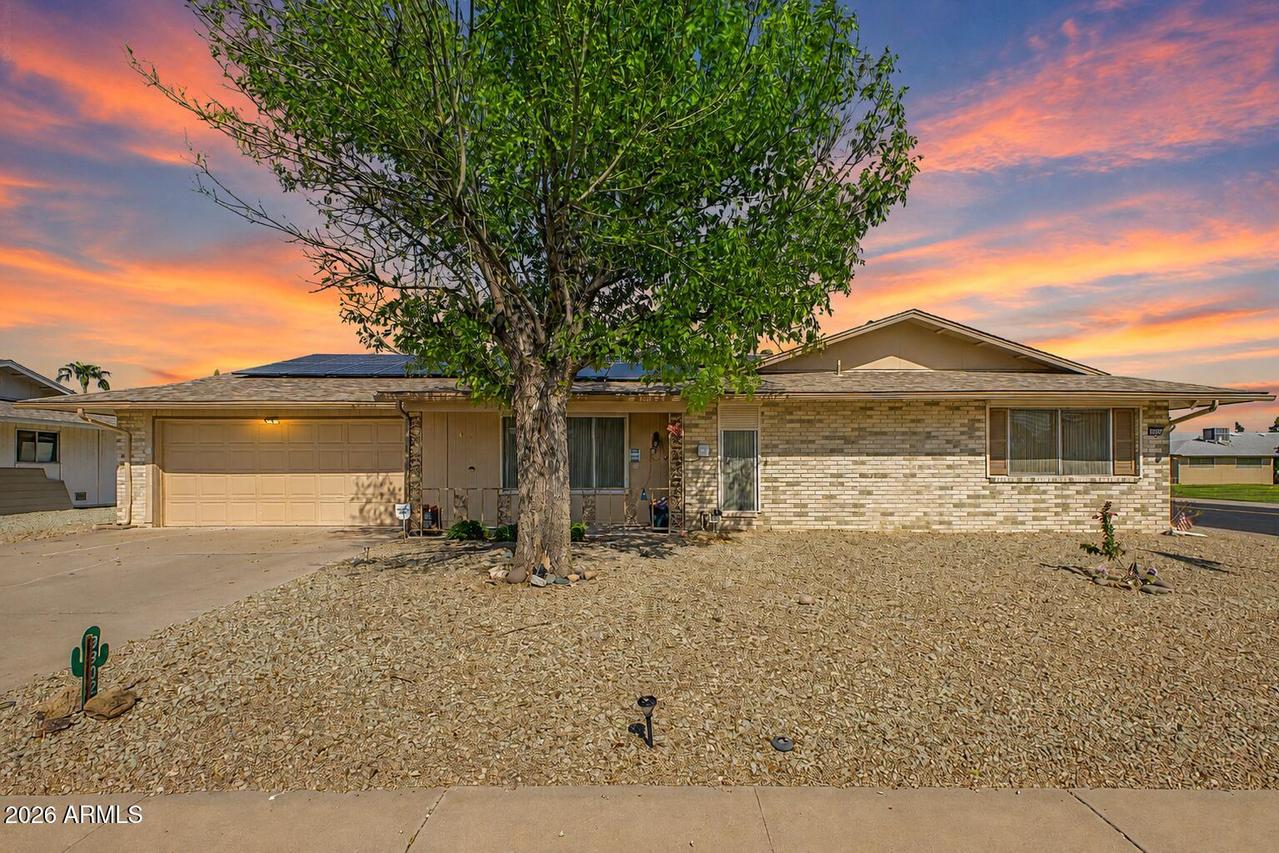 9902 W Signal Butte Cir., Sun City, AZ 85373