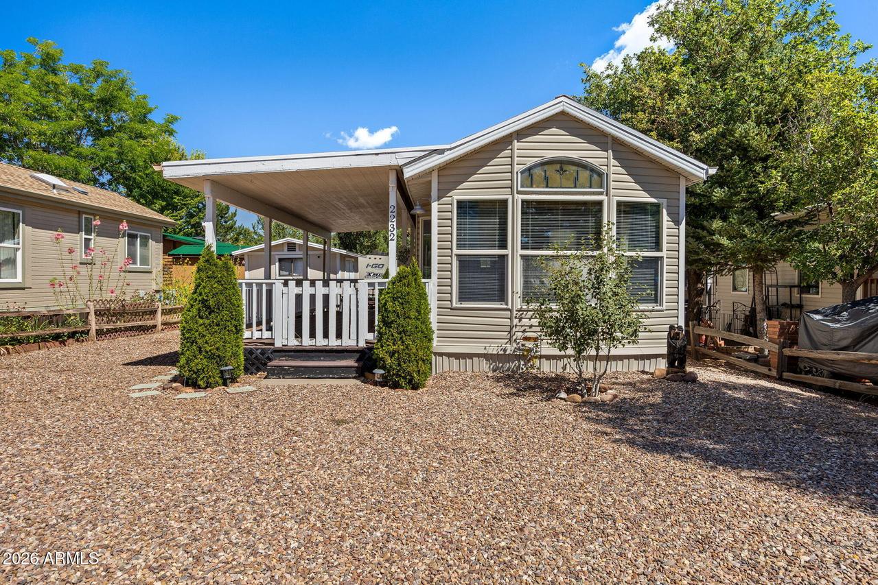 2232 Rodeo Rd., Overgaard, AZ 85933