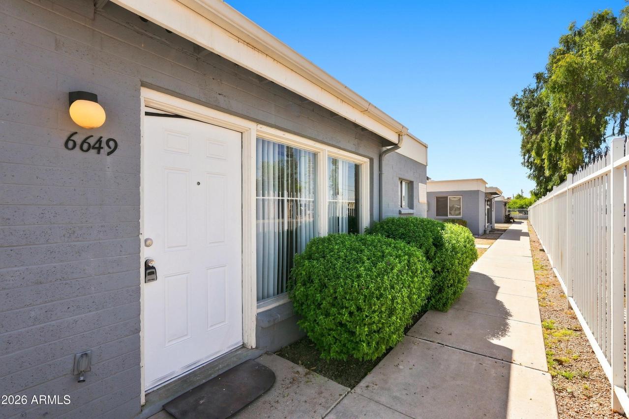 6649 N 27th Ave., Phoenix, AZ 85017