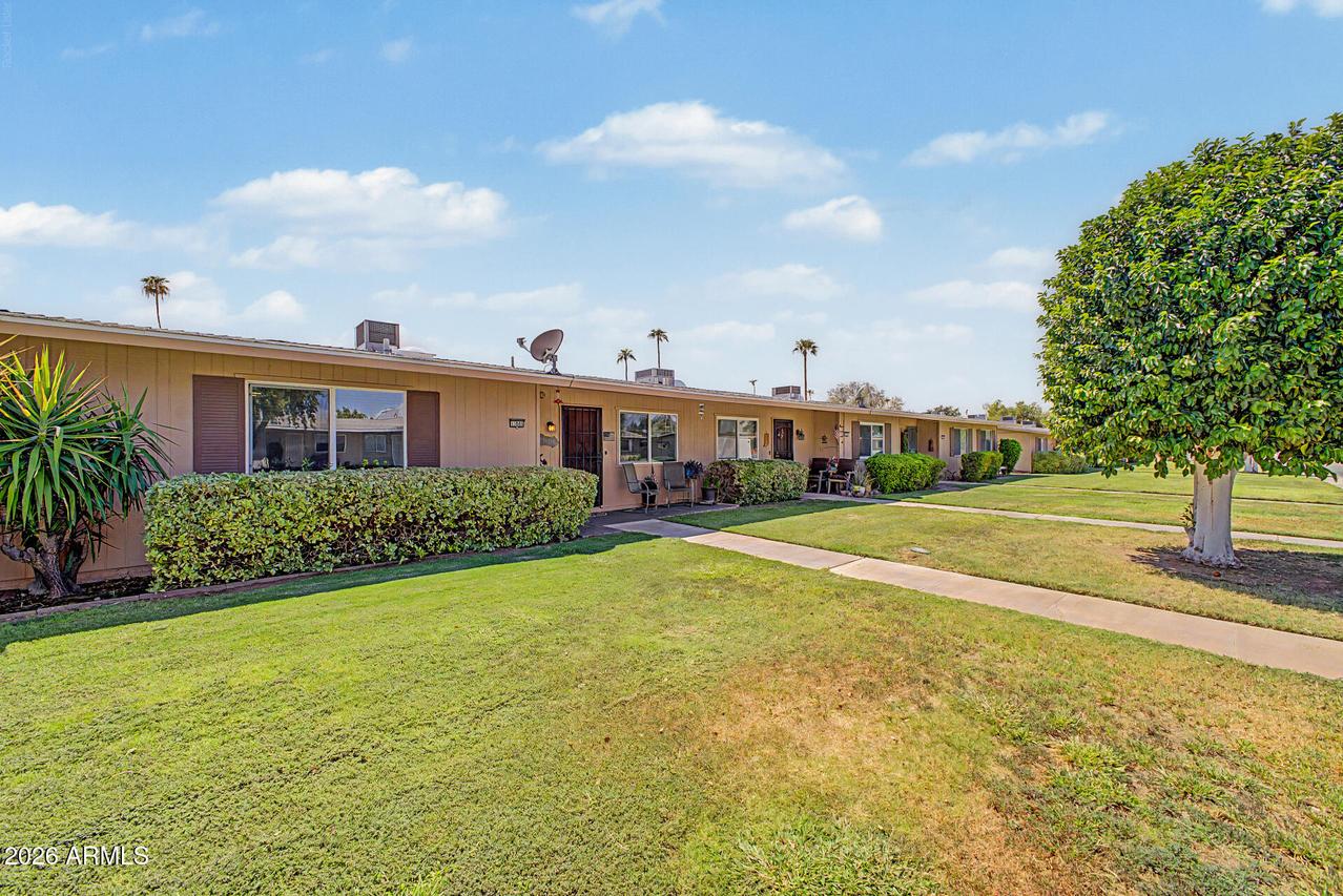 11005 W Santa Fe Dr., Sun City, AZ 85351