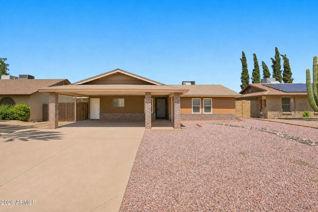 332 W Kerry Ln., Phoenix, AZ 85027
