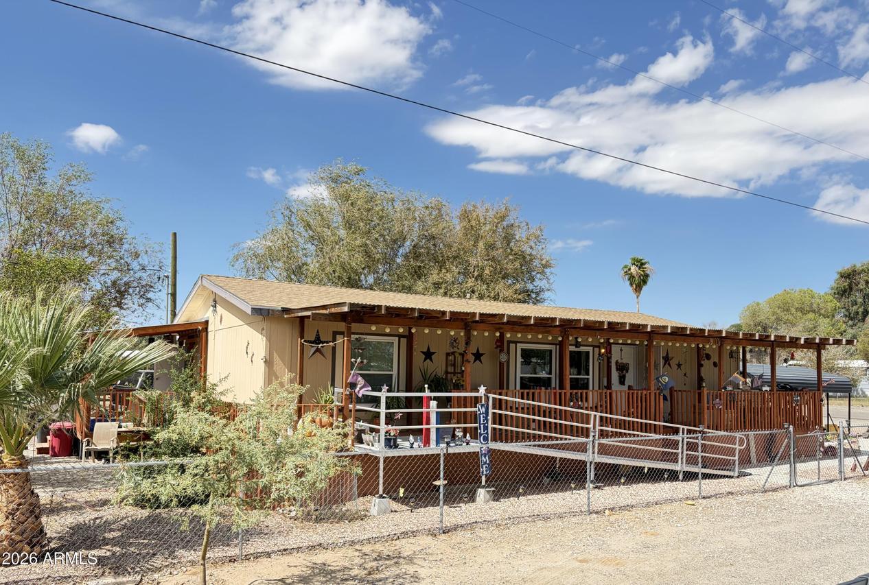 71118 Date Ave., Wenden, AZ 85357