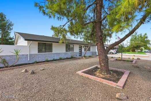 3821 W Desert Park Ln., Phoenix, AZ 85051