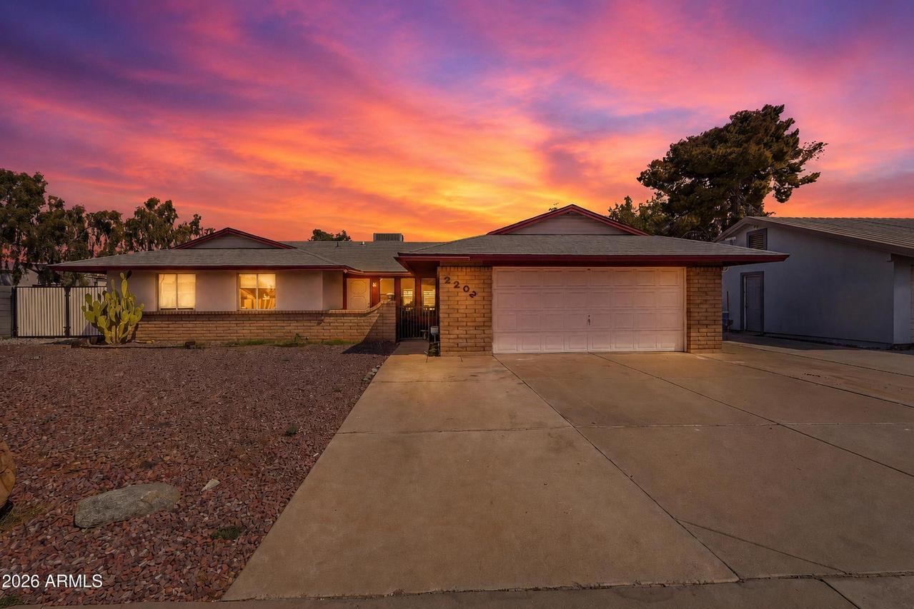 2202 E Hampton Ave., Mesa, AZ 85204