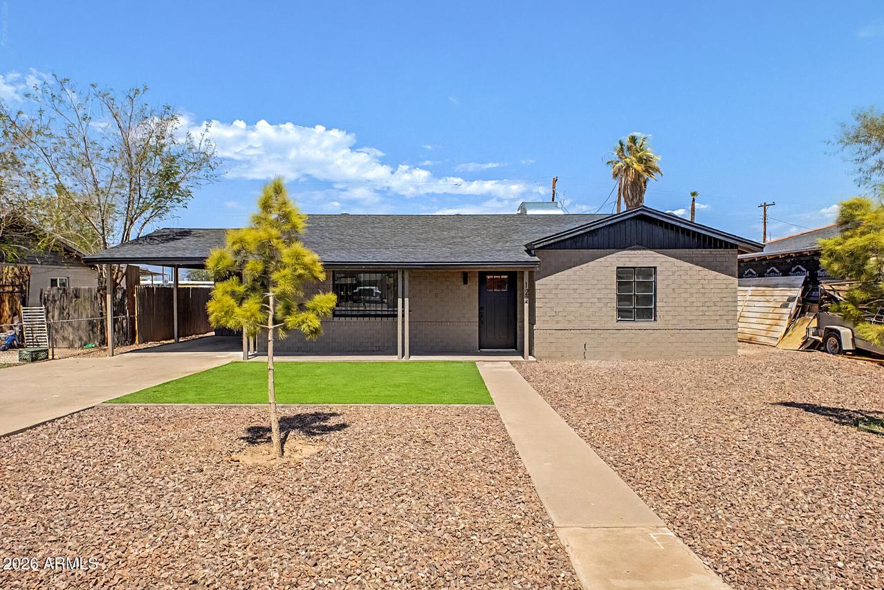 122 W Roeser Rd., Phoenix, AZ 85041