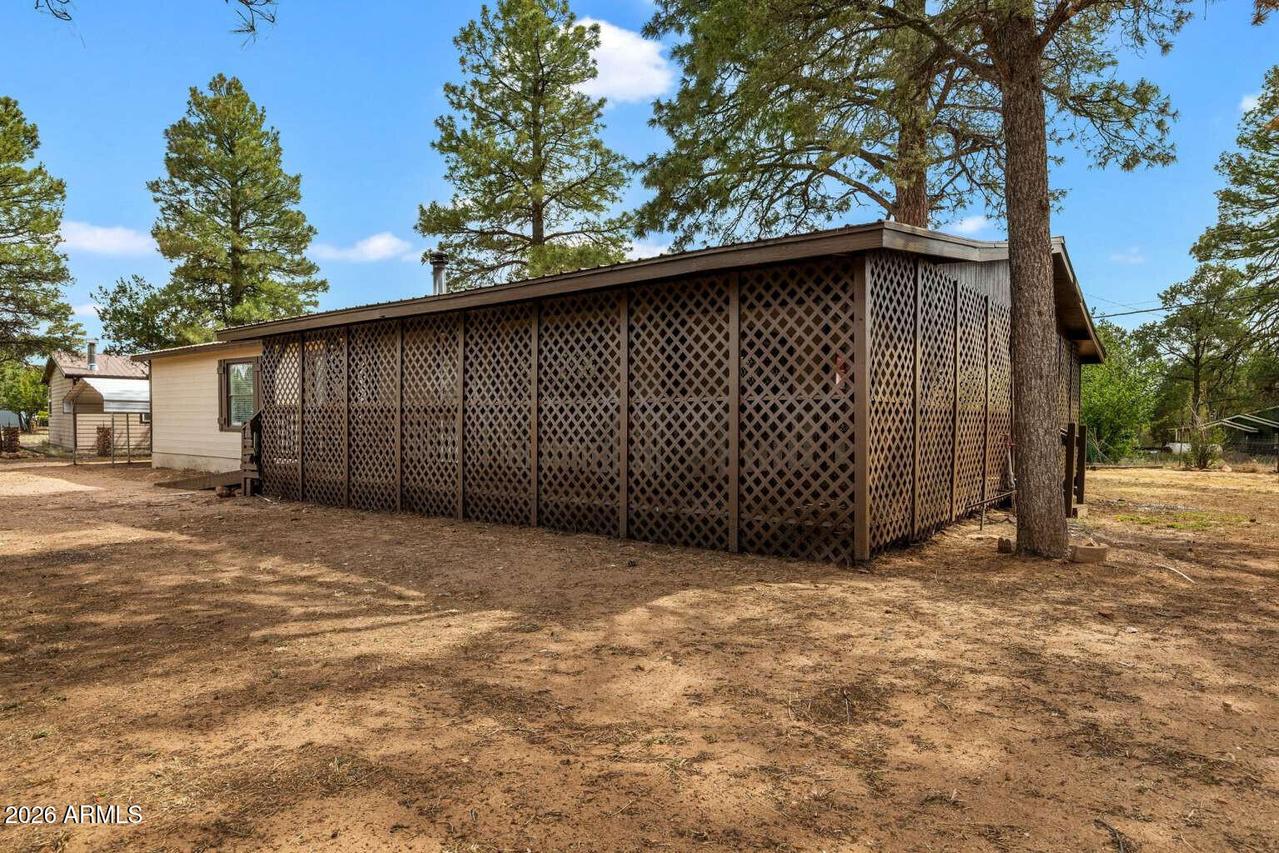 3520 Buckskin Rd., Overgaard, AZ 85933