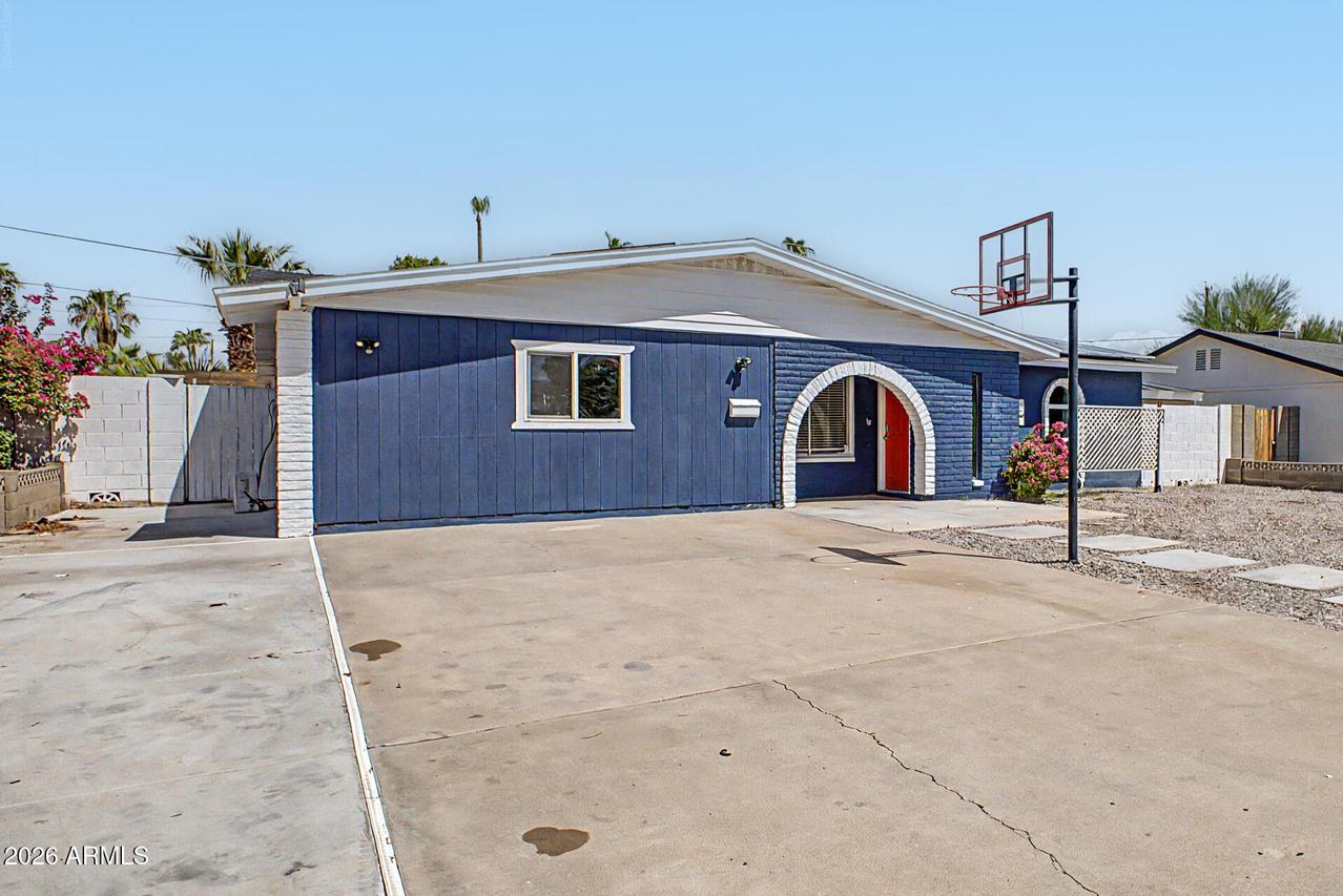 3224 E Sweetwater Ave., Phoenix, AZ 85032