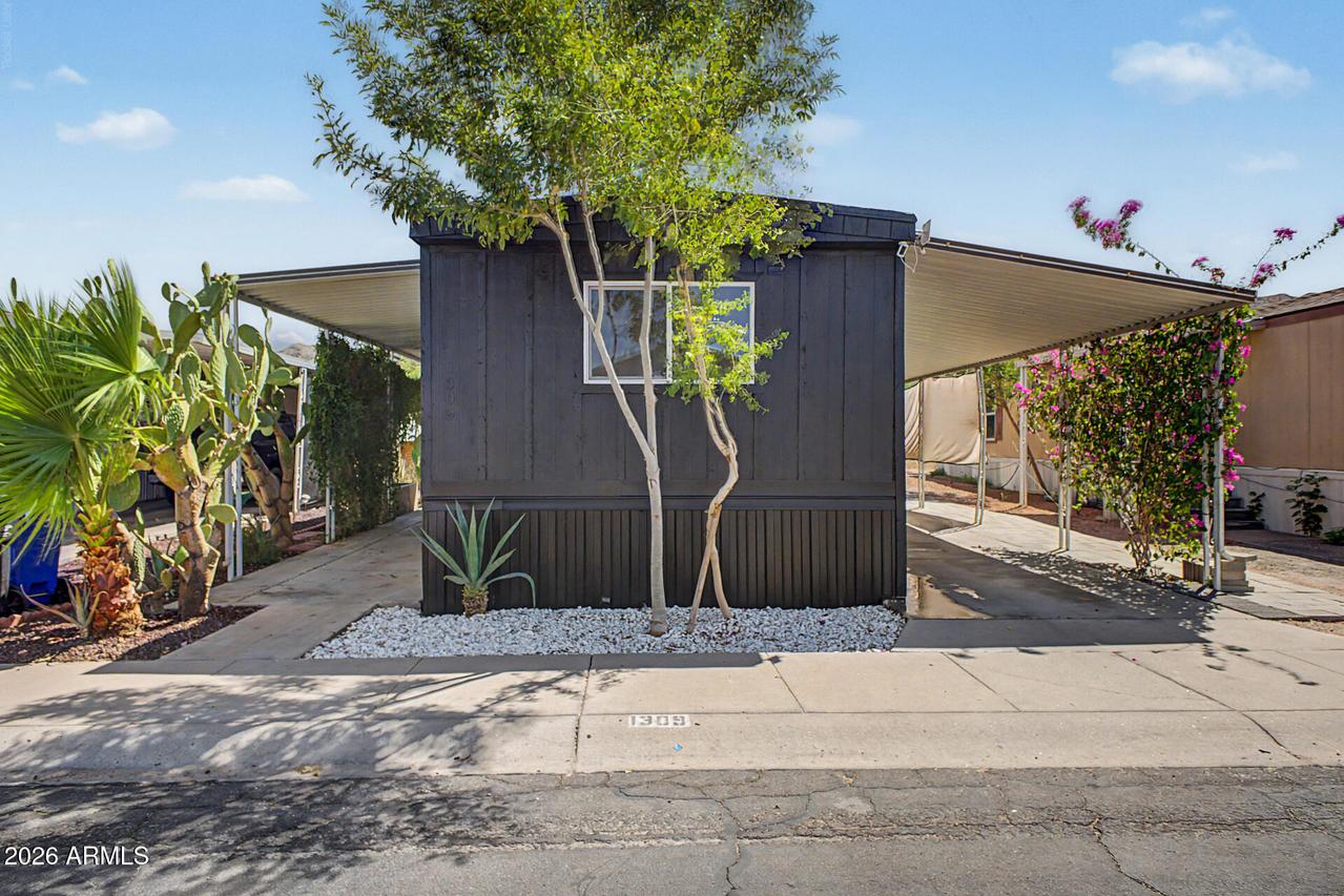 1309 W Kachina Tr., Phoenix, AZ 85041