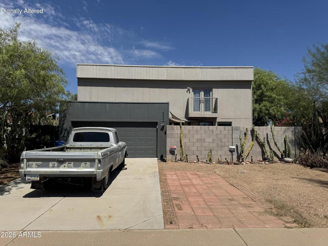 4002 W San Juan Ave., Phoenix, AZ 85019