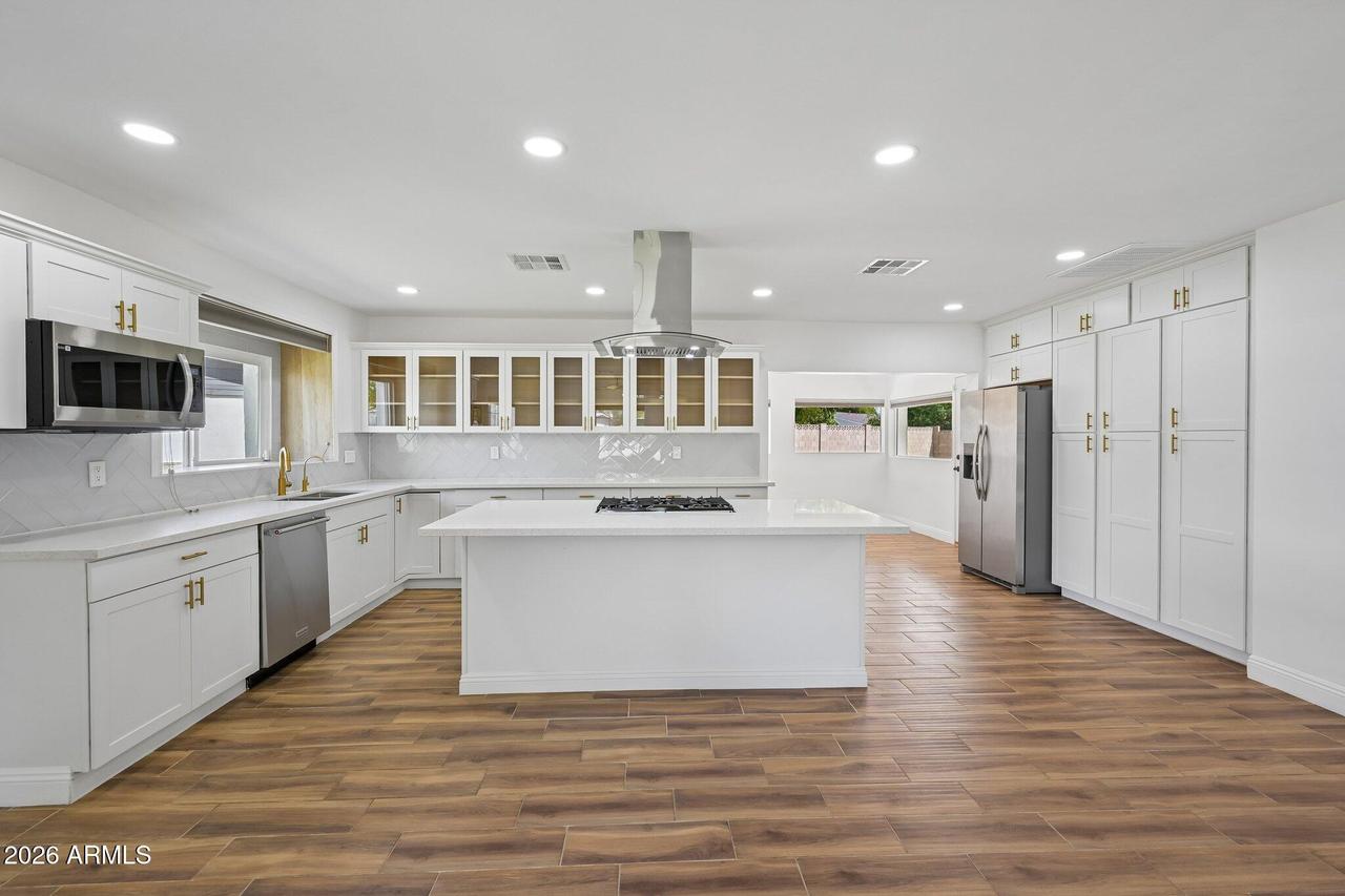 1121 W Bethany Home Rd., Phoenix, AZ 85013