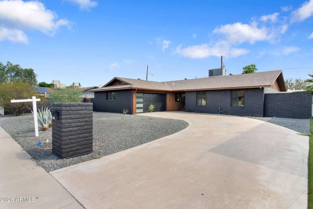 1637 W Griswold Rd., Phoenix, AZ 85021