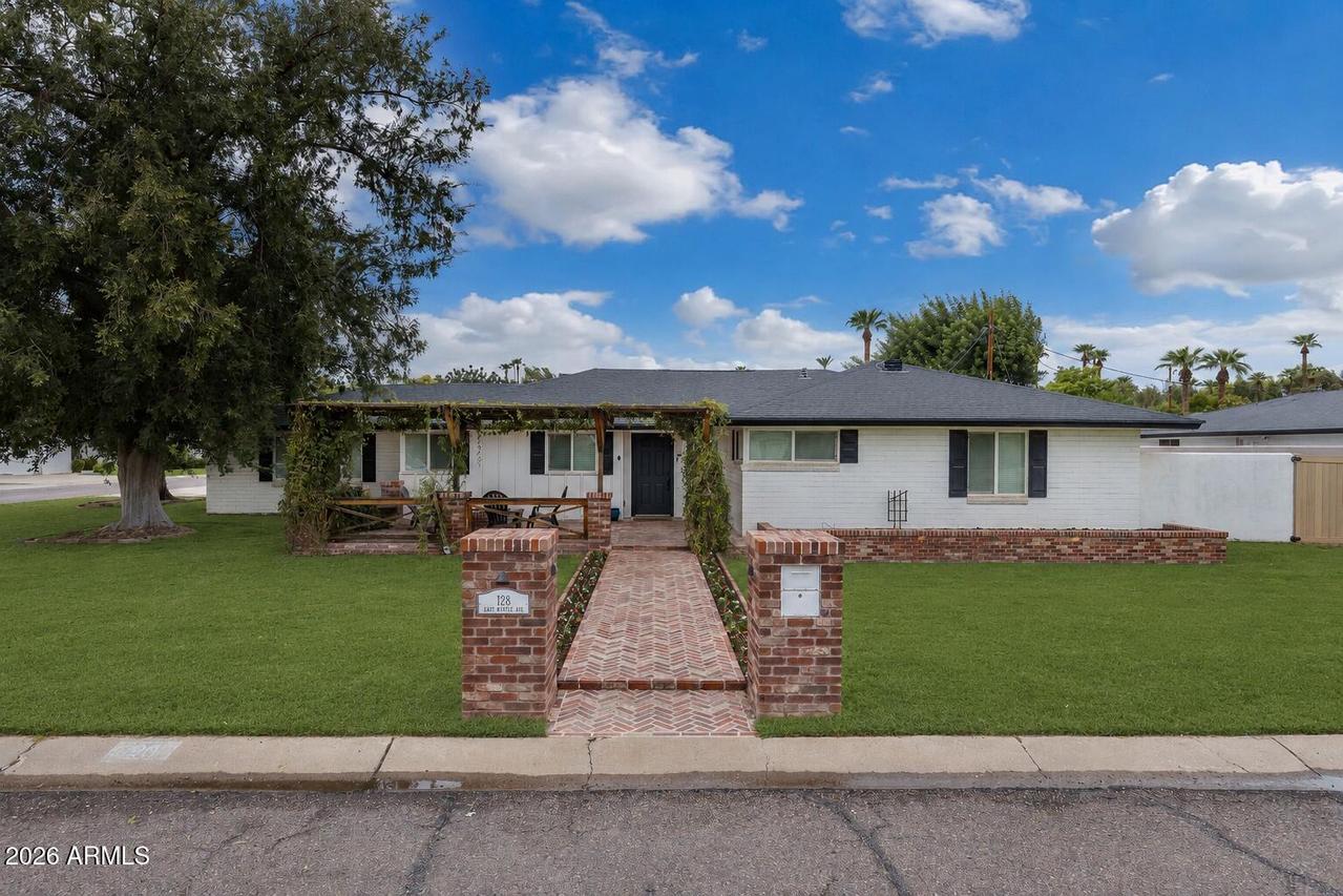 128 E Myrtle Ave., Phoenix, AZ 85020