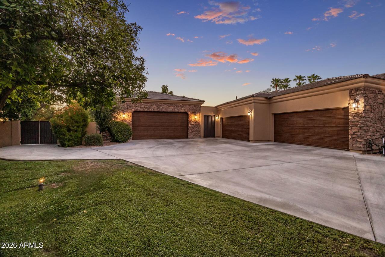3912 E Minton Cir., Mesa, AZ 85215