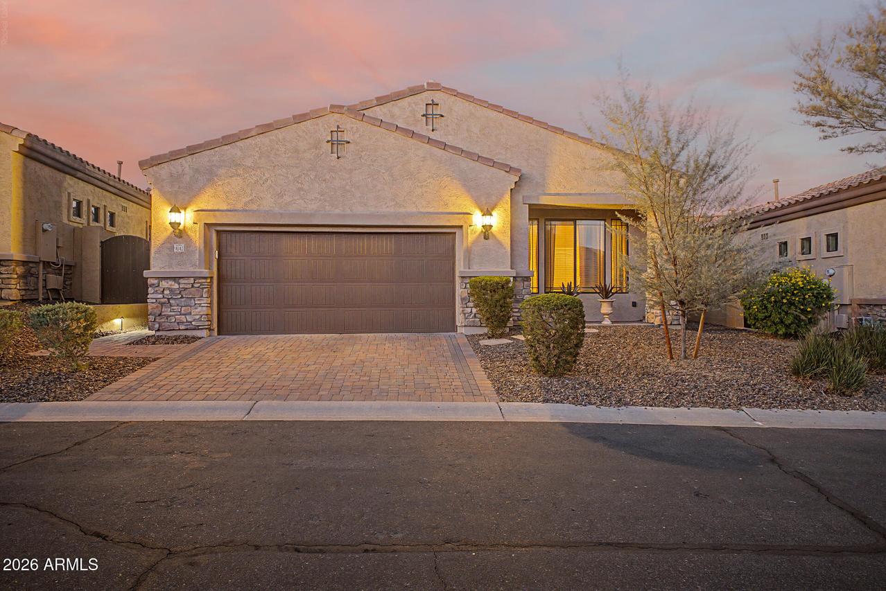 9042 E Ivyglen Cir., Mesa, AZ 85207