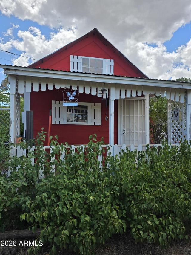 13191 E Main St., Mayer, AZ 86333