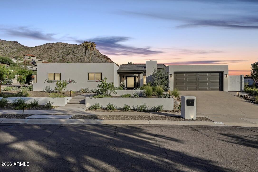 2221 E Nicolet Ave., Phoenix, AZ 85020