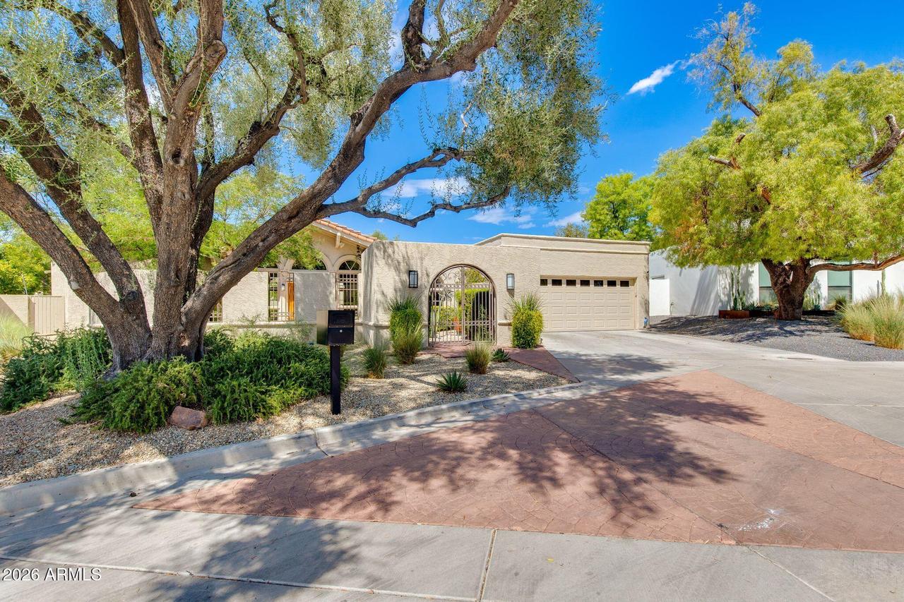 2412 E Solano Dr., Phoenix, AZ 85016