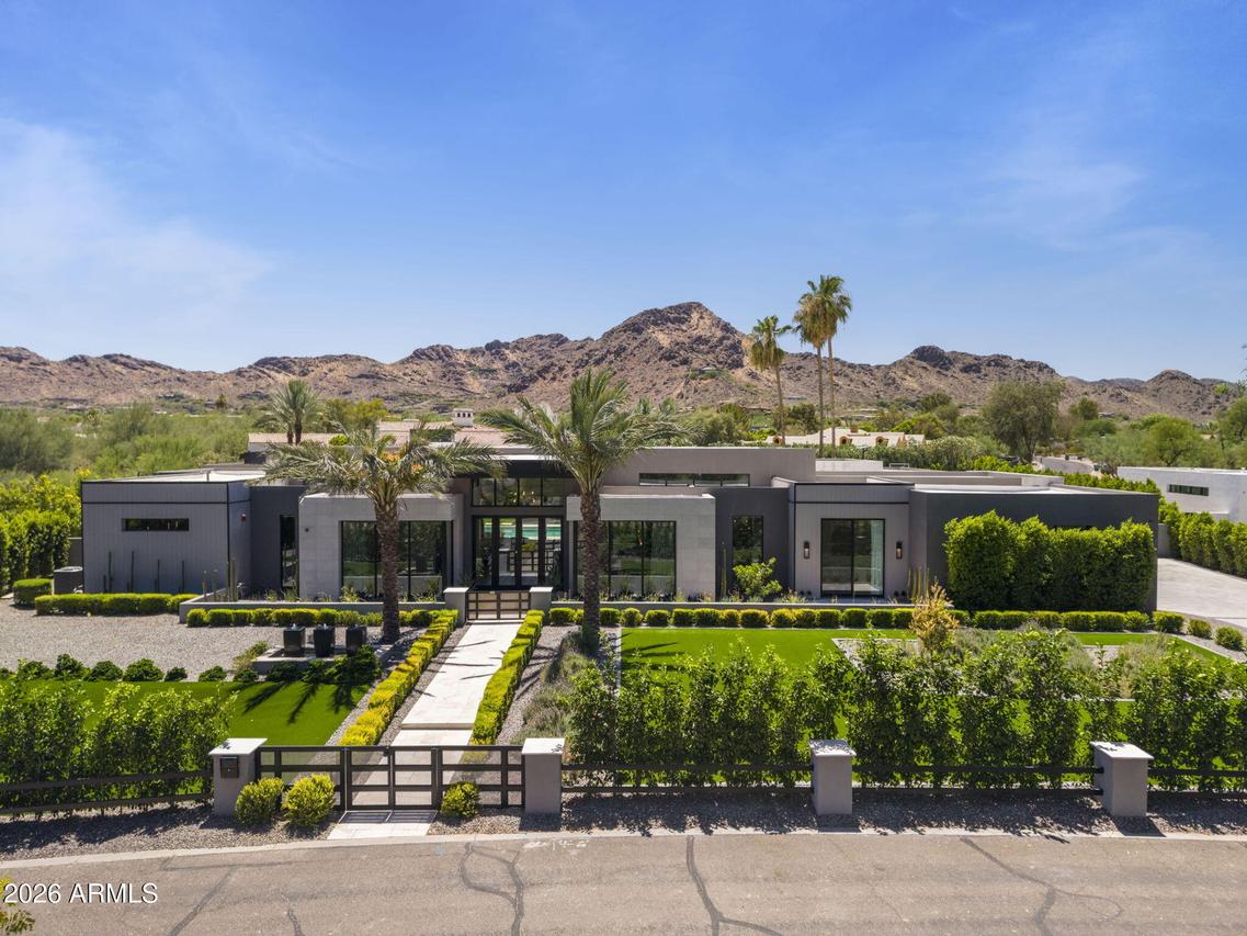 8020 N 64th Pl., Paradise Valley, AZ 85253